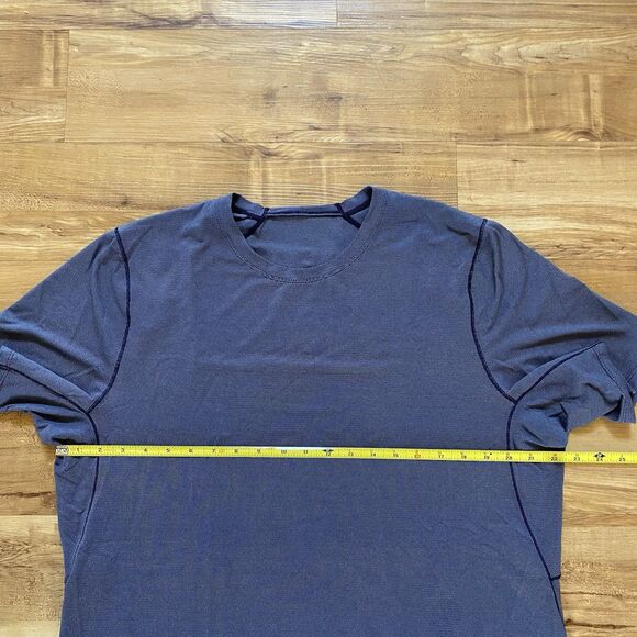 Lululemon Men’s XL Blue All Terrain Short Sleeve Shirt Reflective Vented Gym Run - Picture 6 of 15